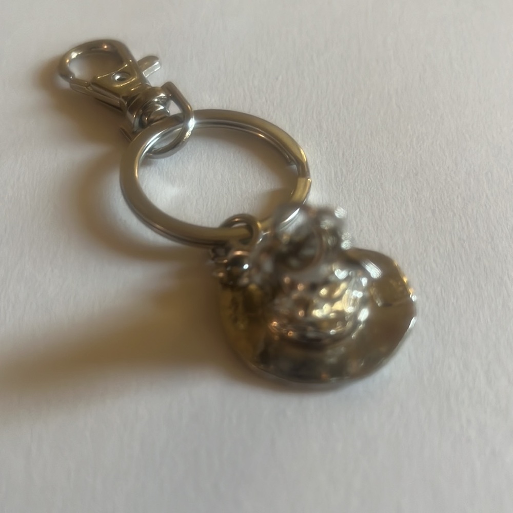 Silver tone witch harry potter hat keychain - Picture 2 of 2